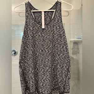 Lululemom workout tank. Black and white. Size 4